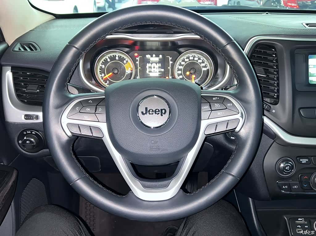 Jeep Cherokee, 2016 11