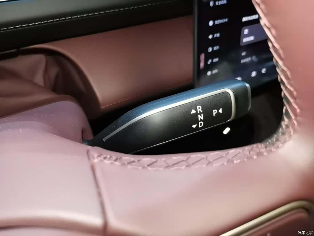 NIO ES8, 2025 10