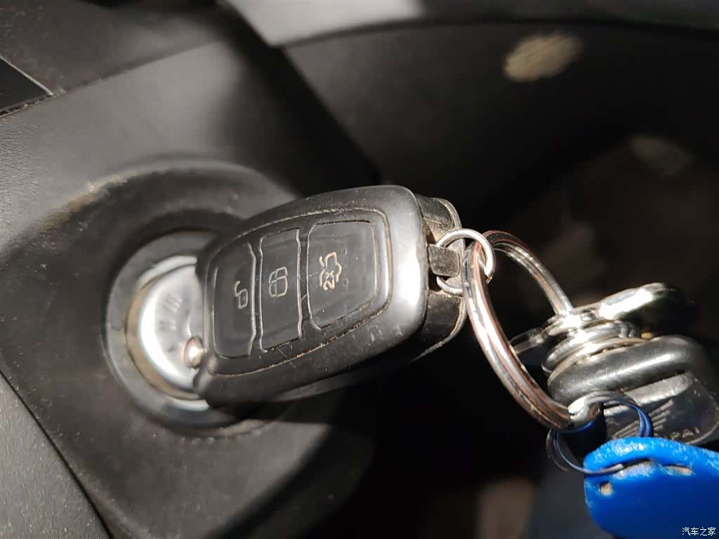 Ford Kuga, 2015 12