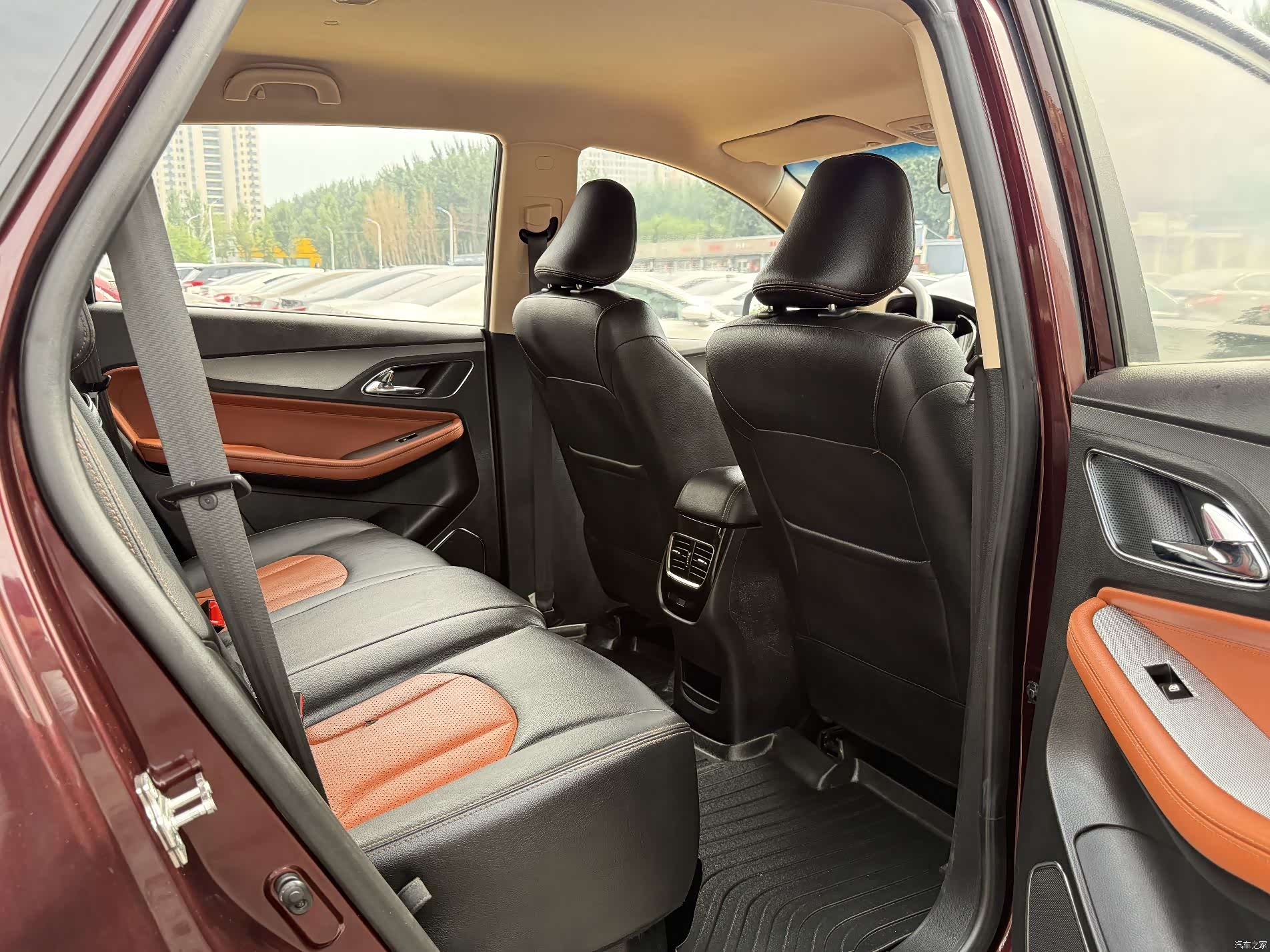 Wuling 560, 2015 15