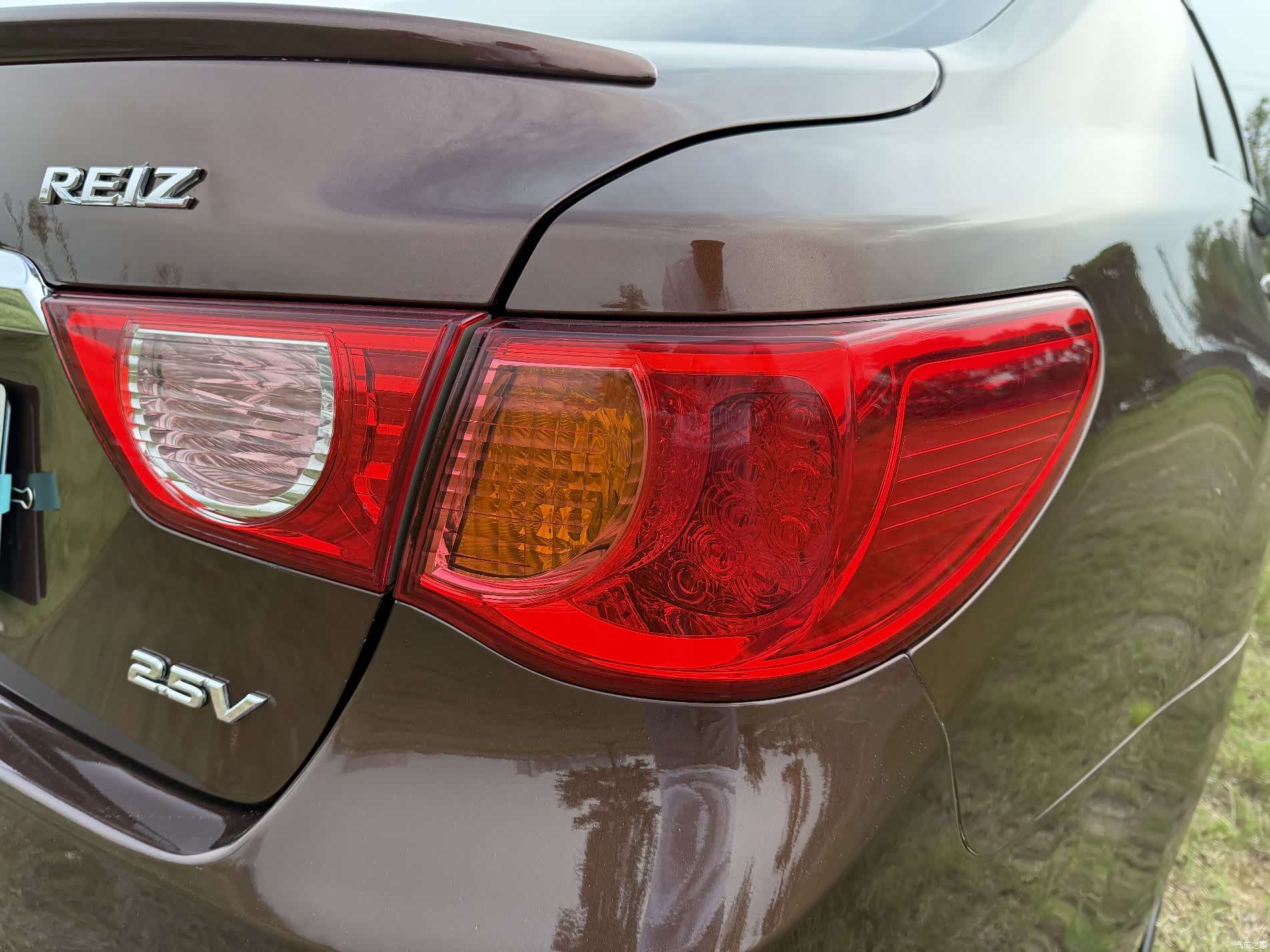 Toyota 2.5V, 2012 10