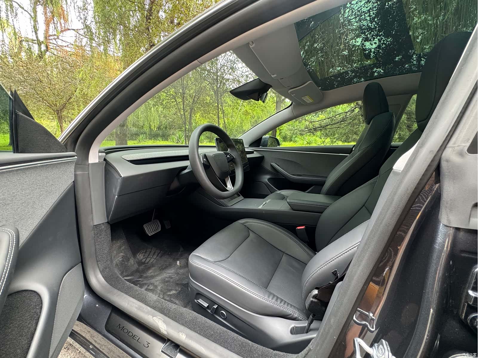 Tesla Model 3, 2024 17