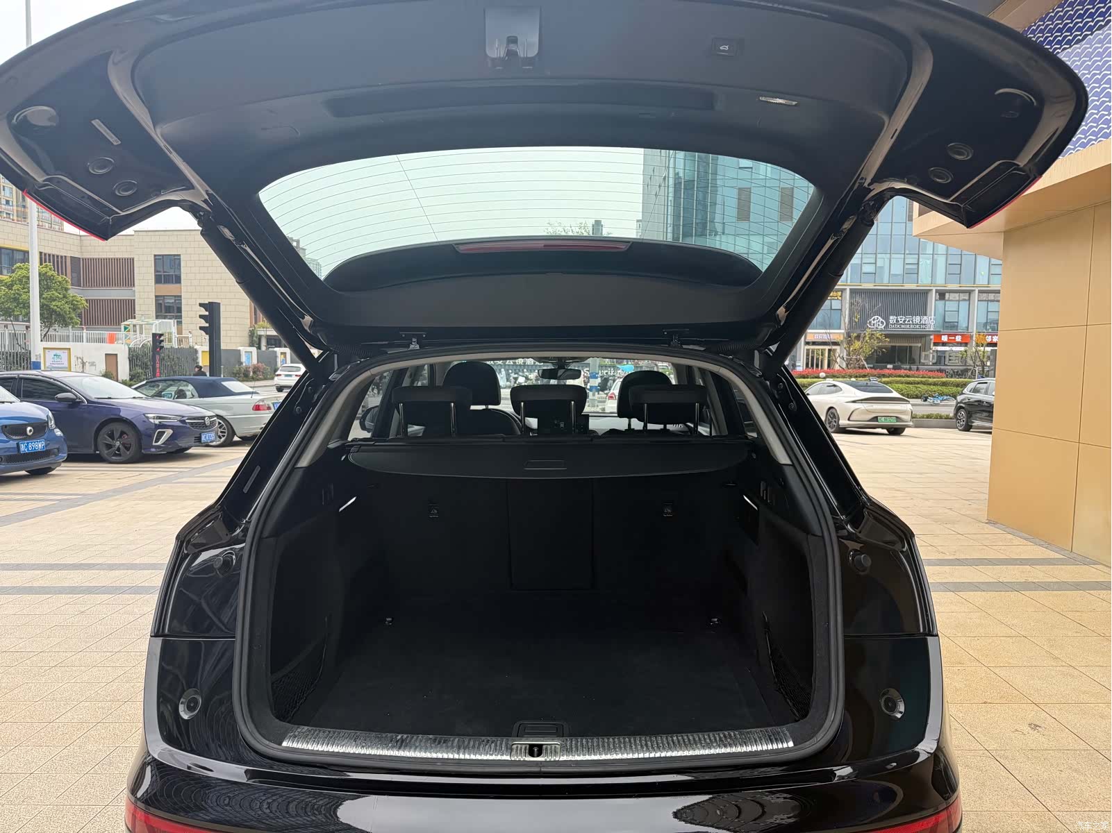 Audi Q5L, 2020 10