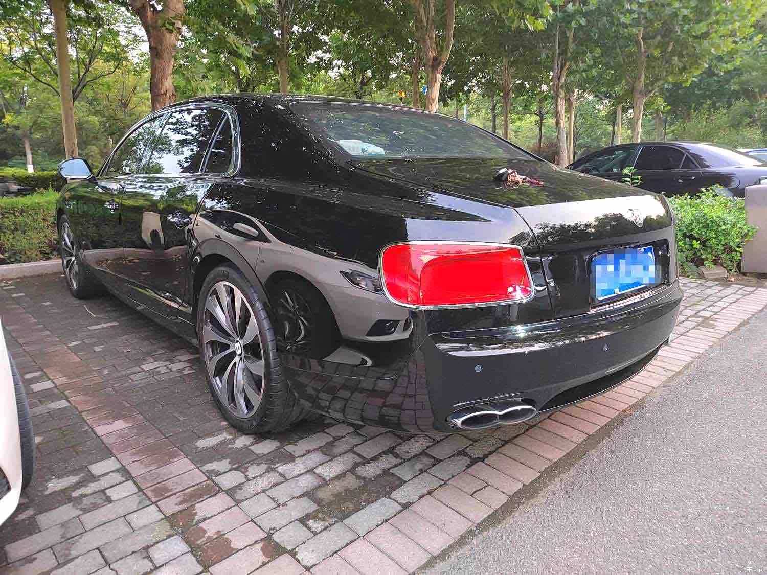Bentley Flying Spur, 2014 2