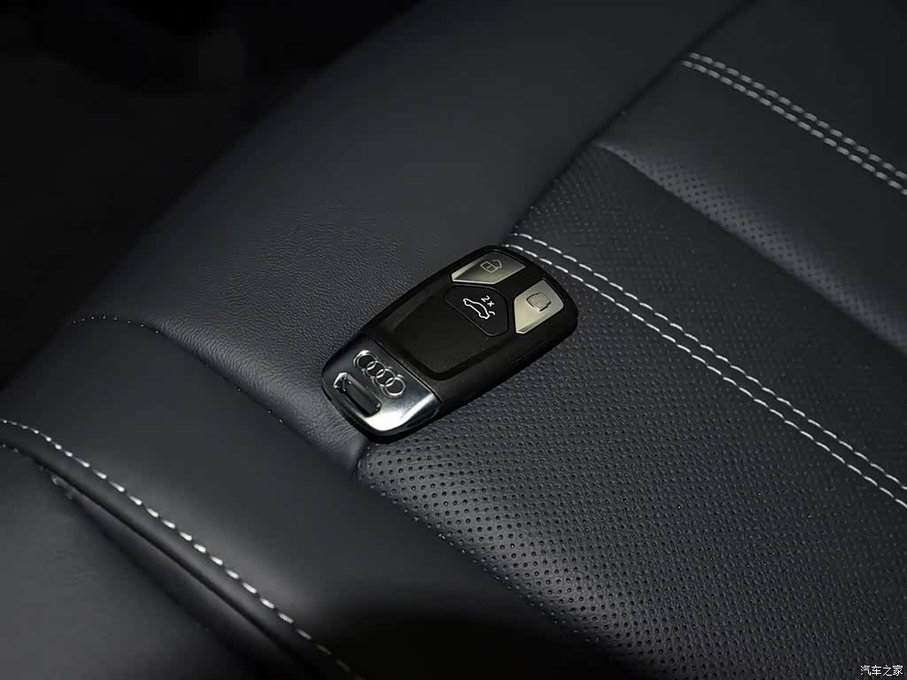 Audi A4L, 2022 18