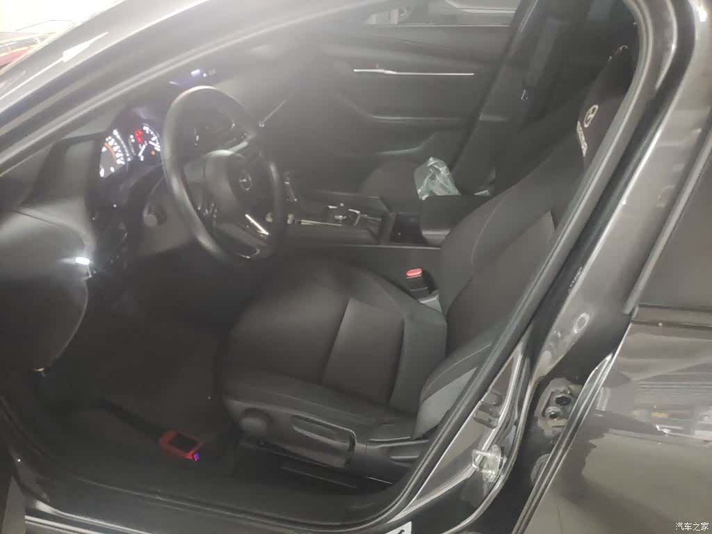 Mazda Mazda3, 2022 11