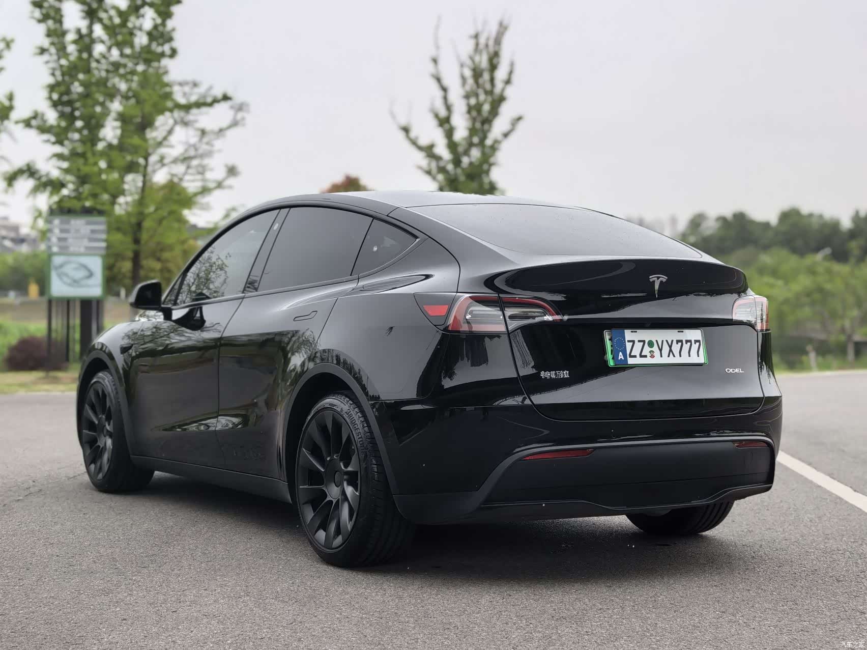 Tesla Model Y, 2022 17