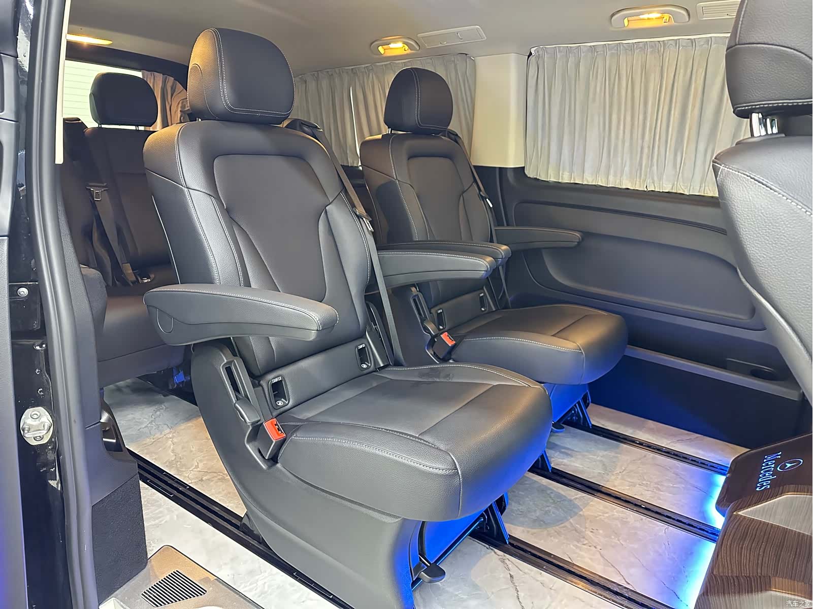 Mercedes-Benz 7, 2022 10
