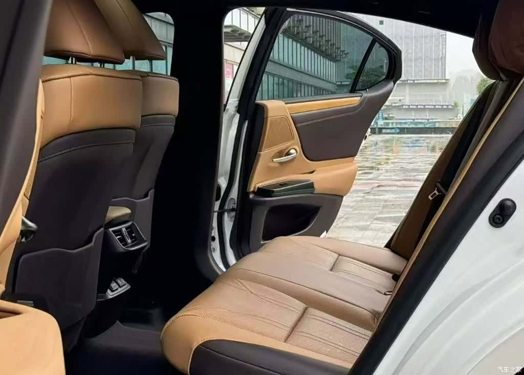 Lexus ES, 2021 17