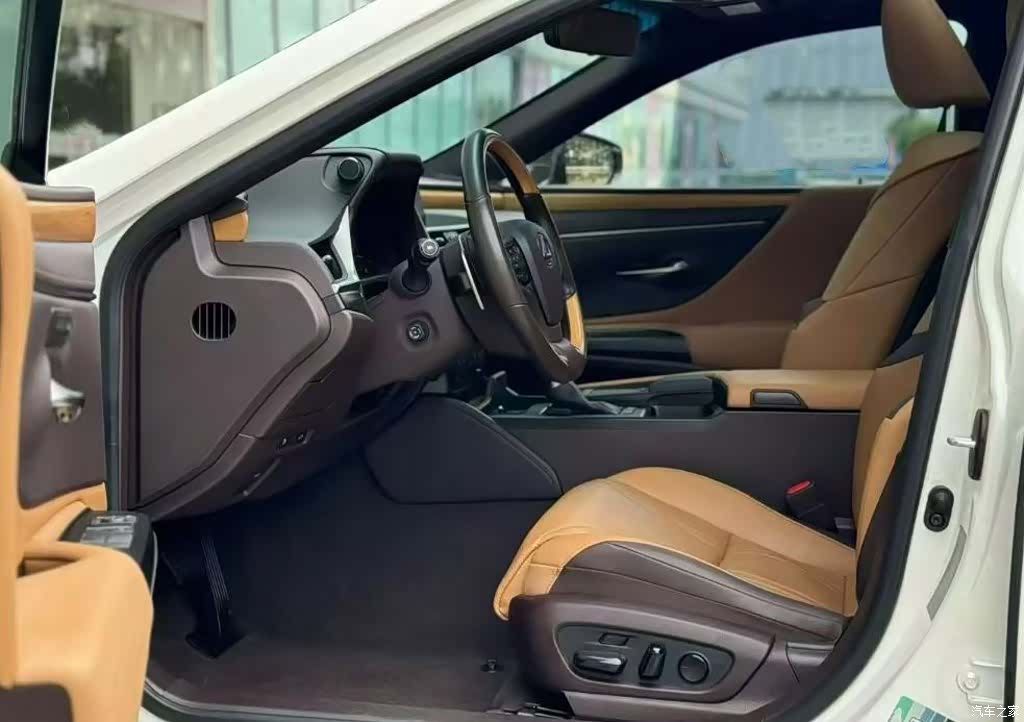 Lexus ES, 2021 12