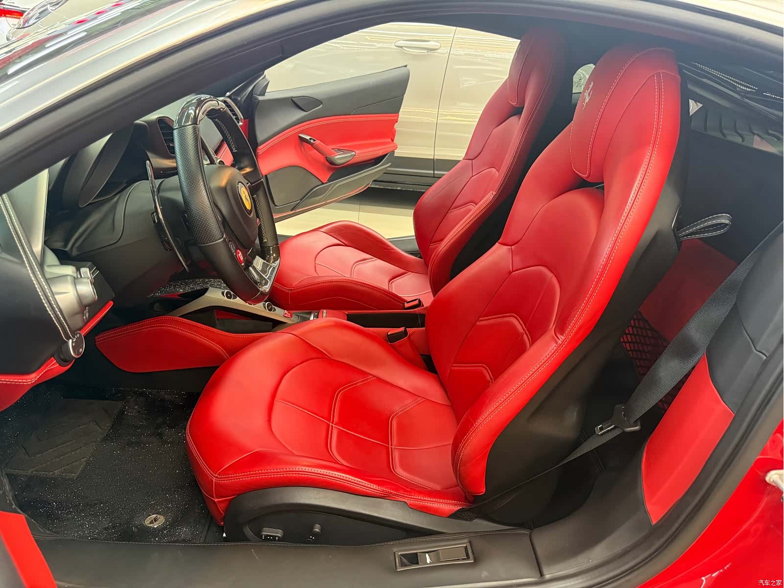 Ferrari 488, 2017 8