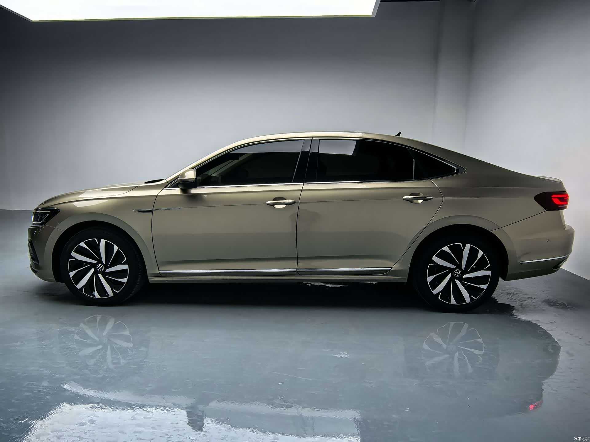 Volkswagen Passat, 2022 10