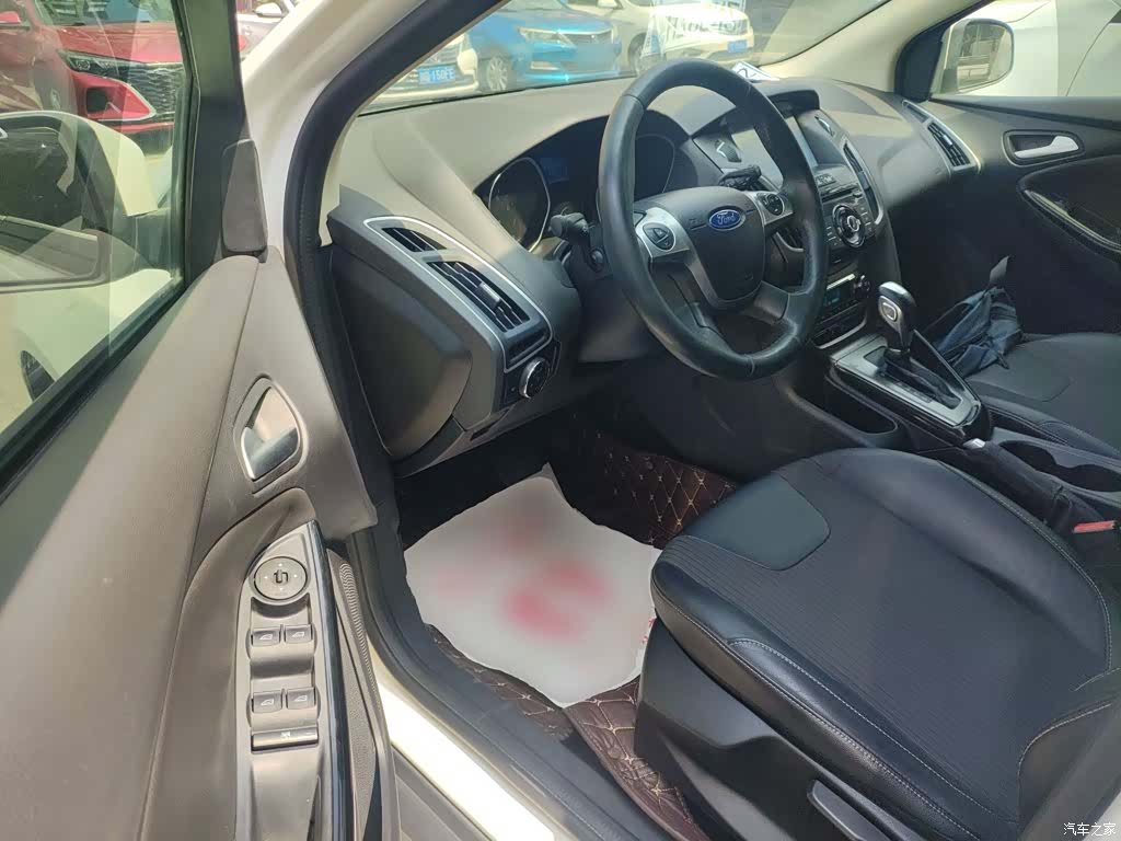 Ford Focus, 2015 12