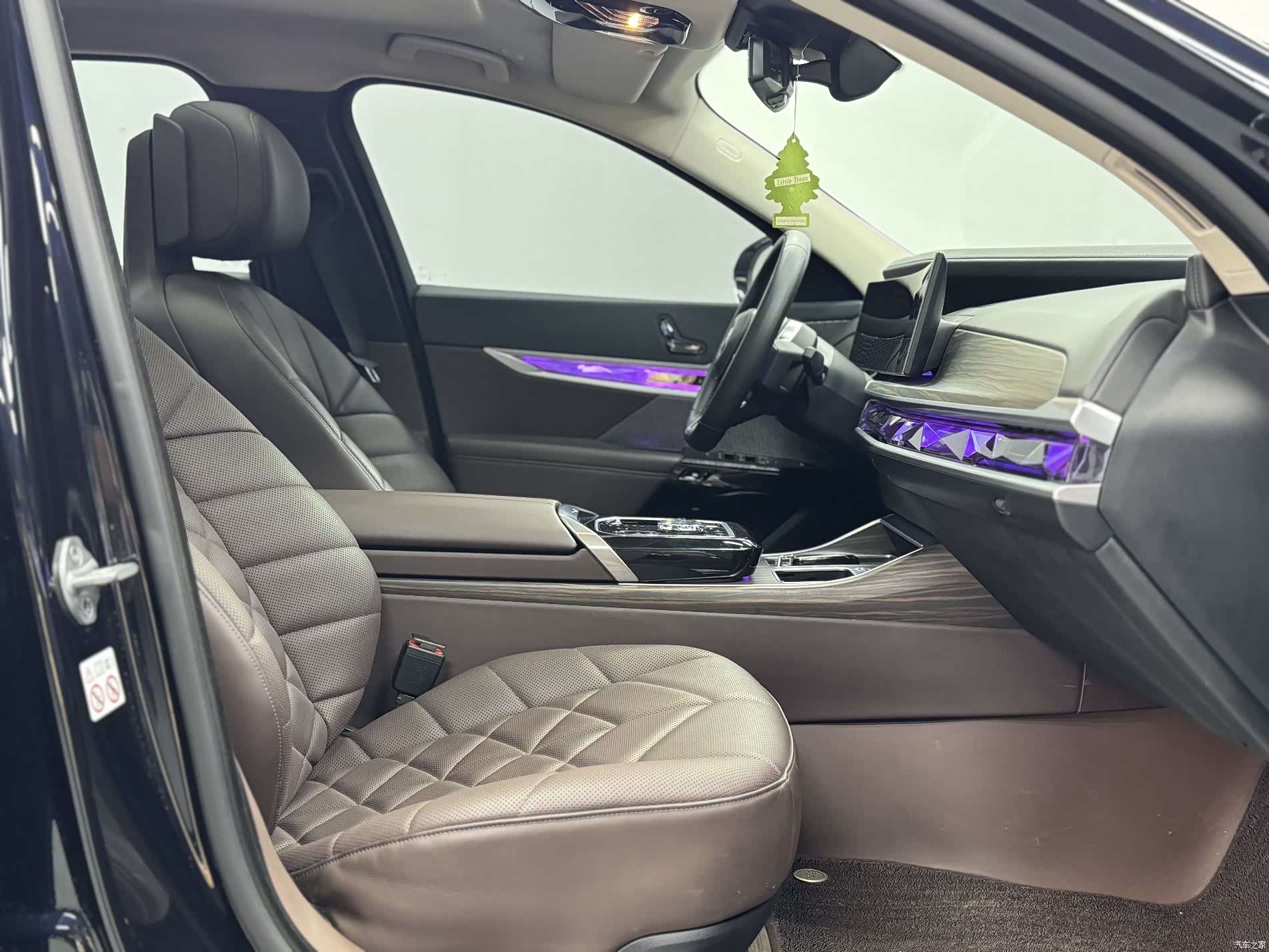 BMW i7, 2025 22