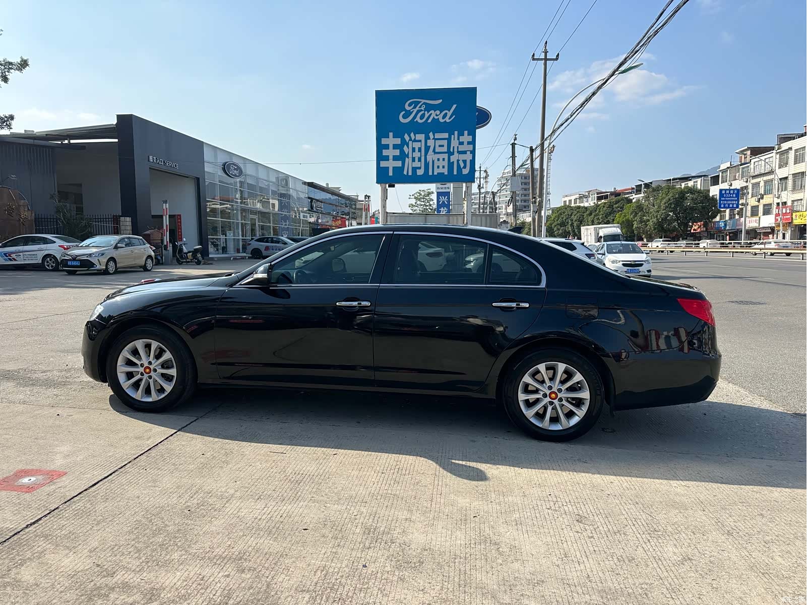 Hongqi H7, 2015 4