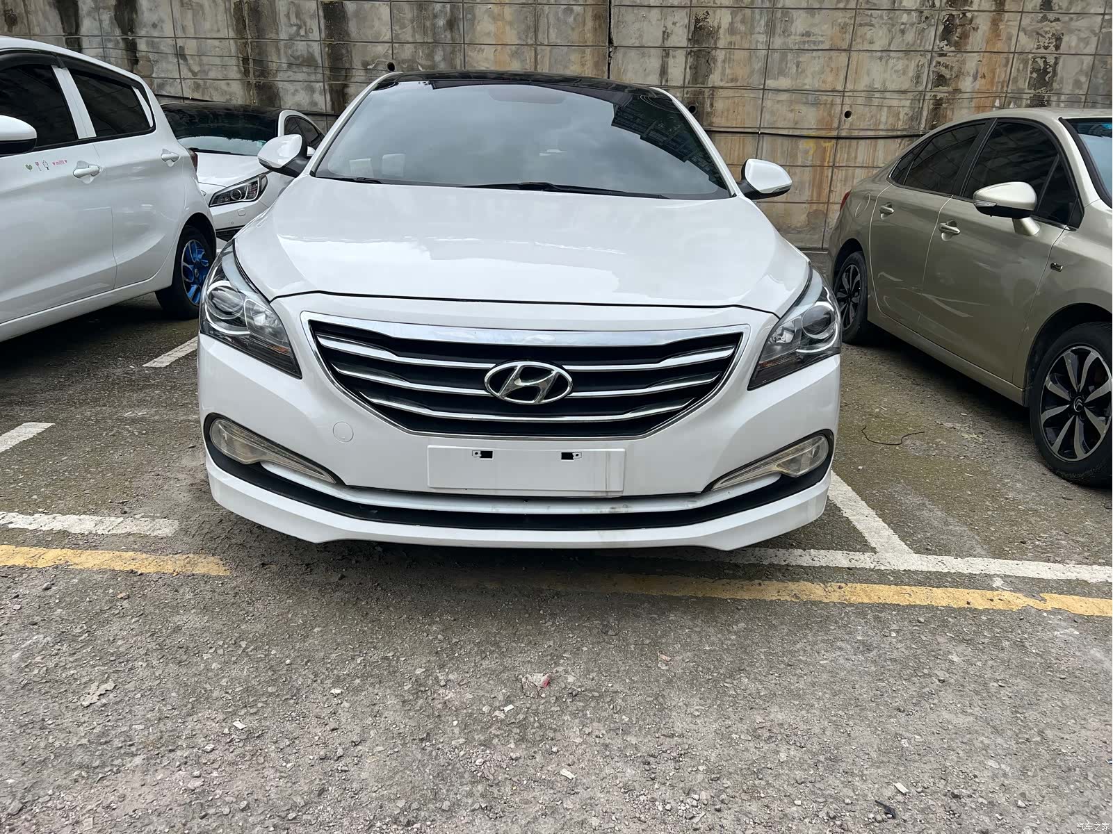 Hyundai GLS, 2015 1