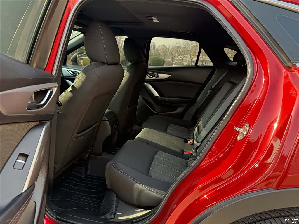 Mazda CX-4, 2019 23