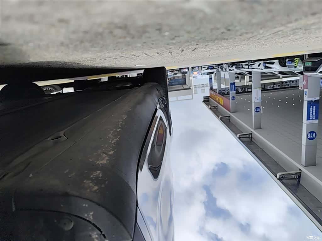 Tesla Model Y, 2023 21