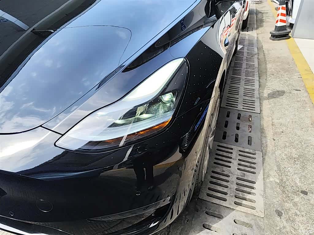 Tesla Model Y, 2023 24
