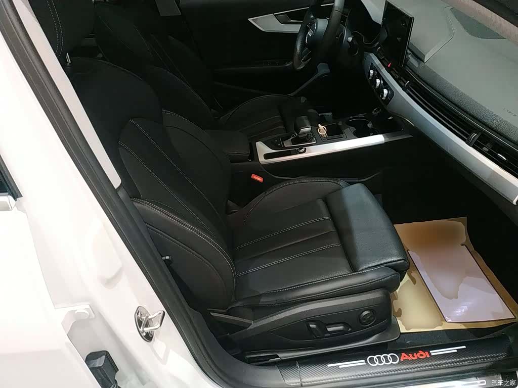 Audi A4L, 2024 25