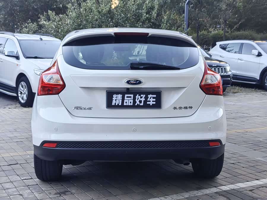 Ford Focus 2014, фото 5