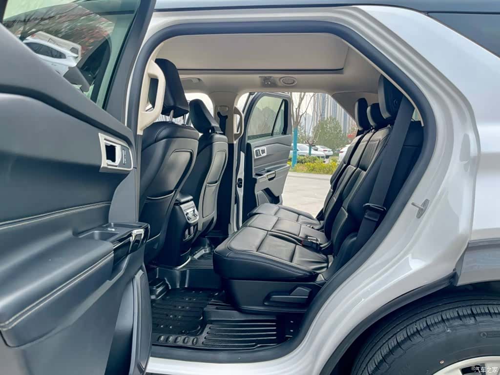 Ford Explorer, 2020 10