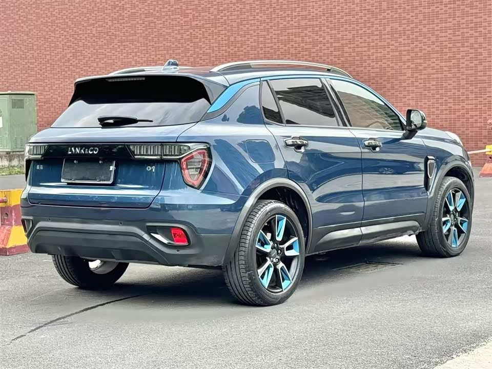 Lynk & Co 01