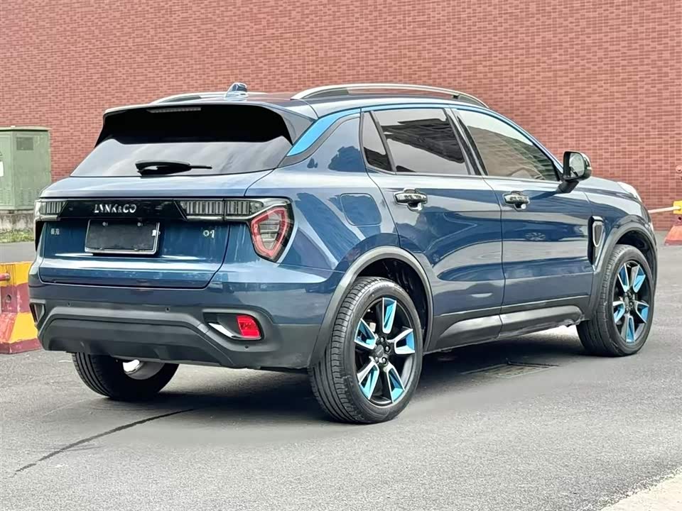 Lynk & Co 01