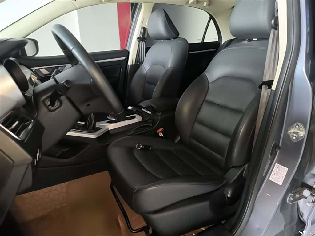 Geely V, 2019 15