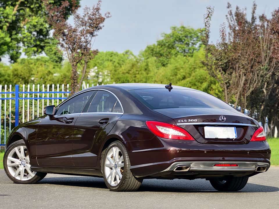 Mercedes-Benz CLS Mercedes-Benz CLS