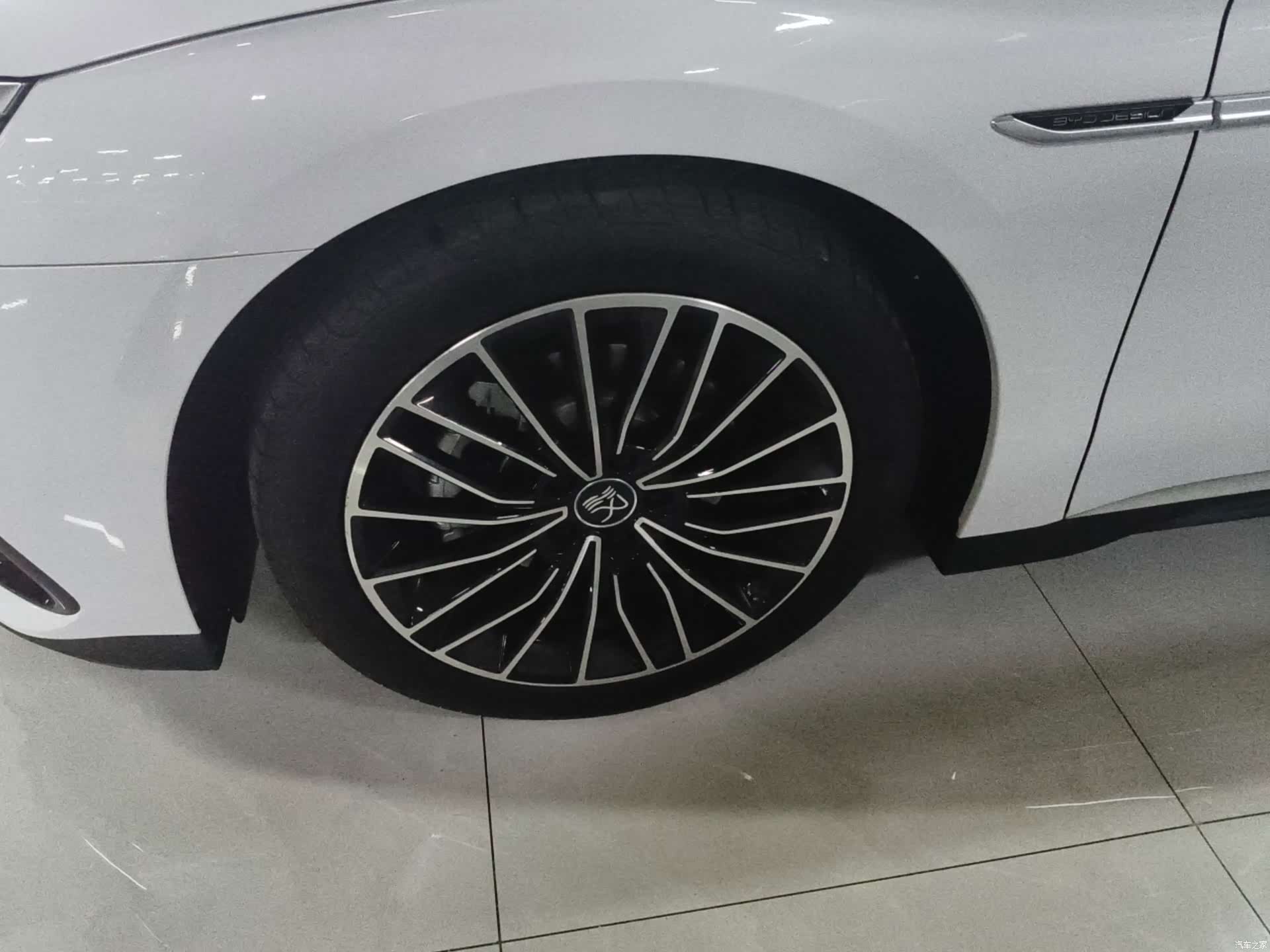 BYD Han, 2023 11