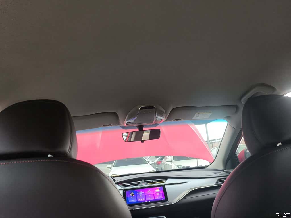 Geely Binray, 2020 18