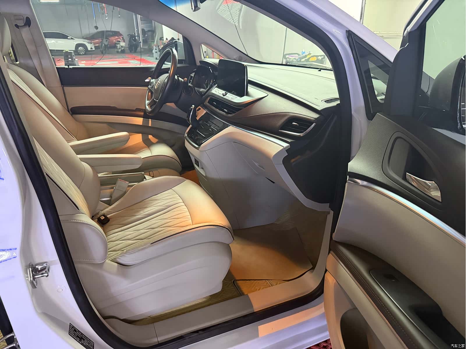 Buick GL8, 2022 15