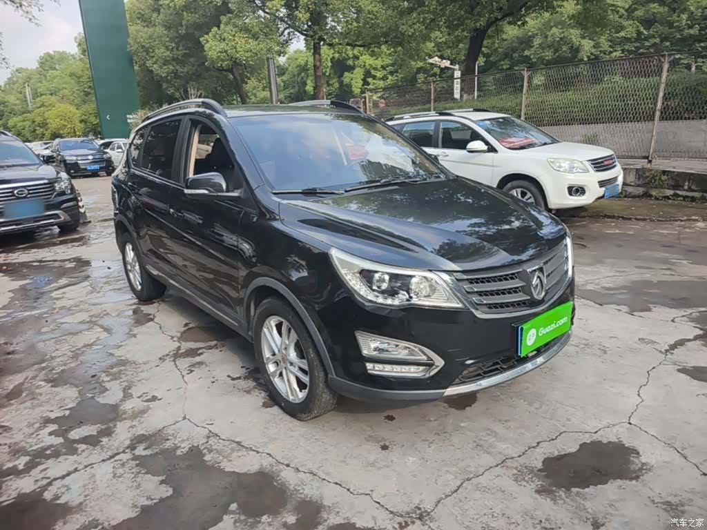 Wuling 560, 2015 4