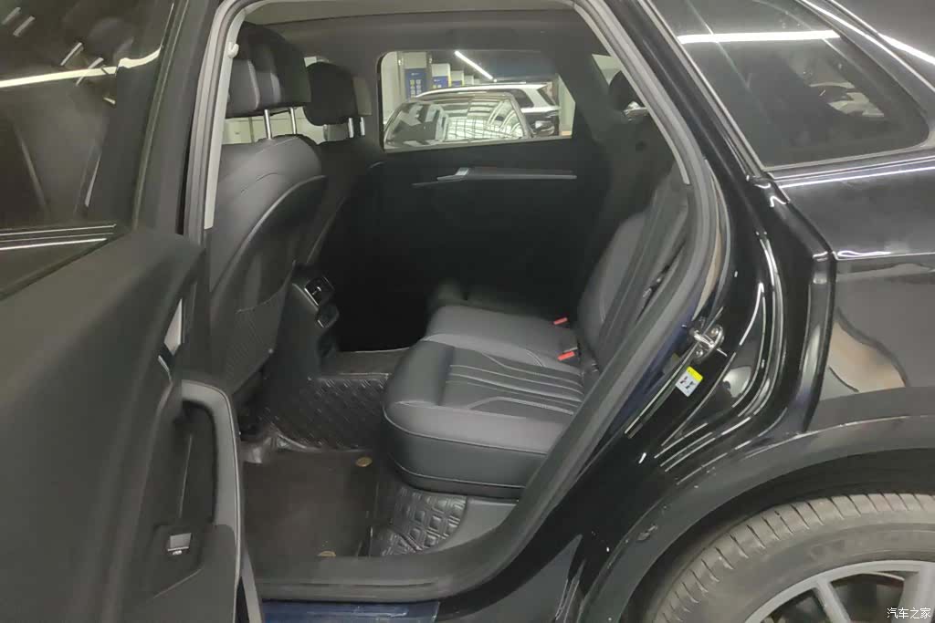 Audi Q5L, 2022 11