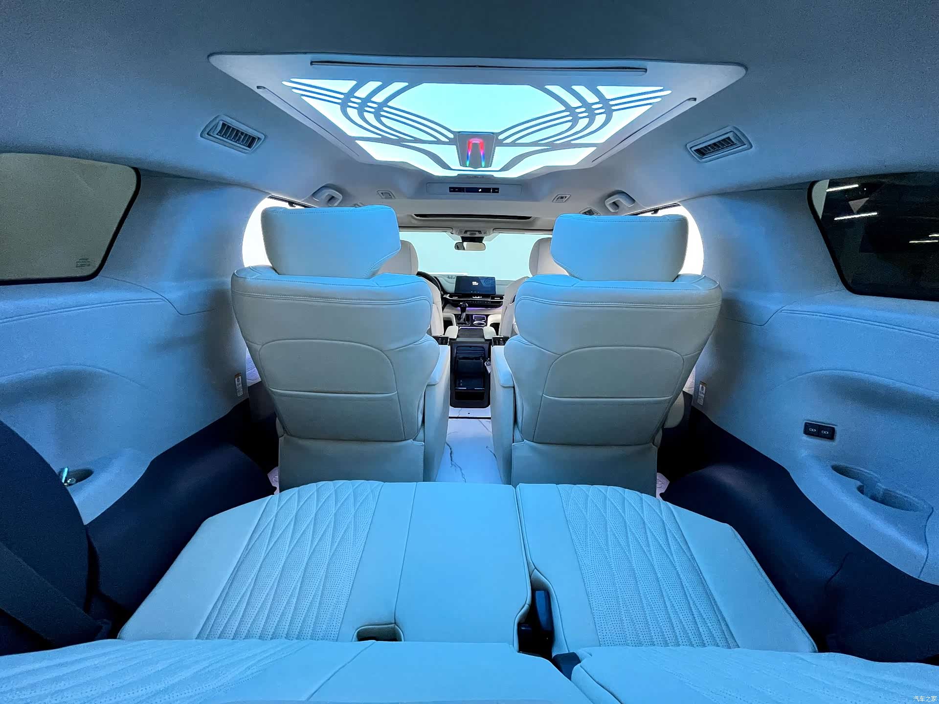 Toyota Sienna, 2025 28