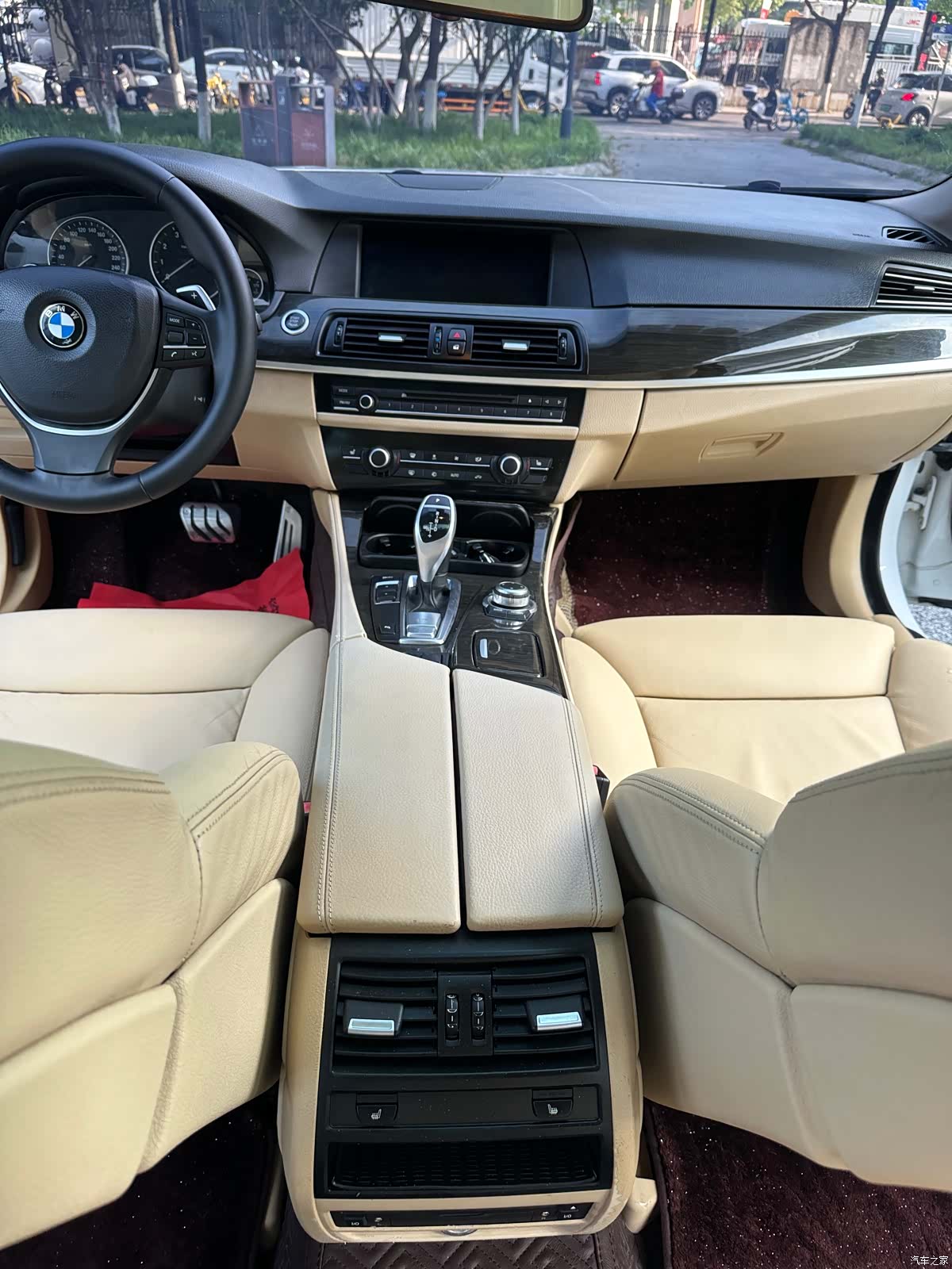 BMW 5 Series, 2011 17