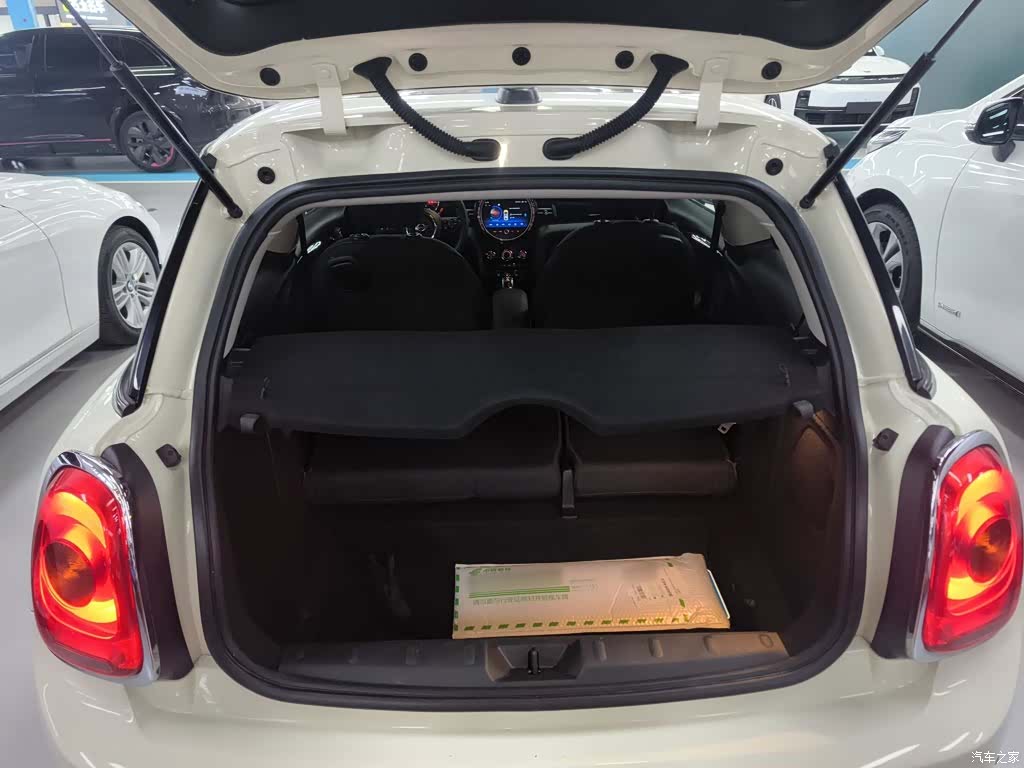 Mini ONE, 2019 15