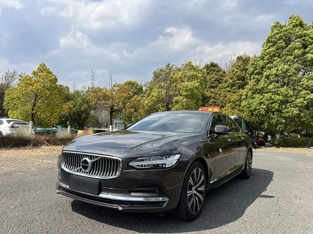 Volvo S90 2023 B5 Luxury
