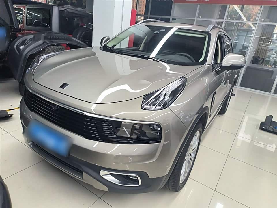Lynk & Co 01