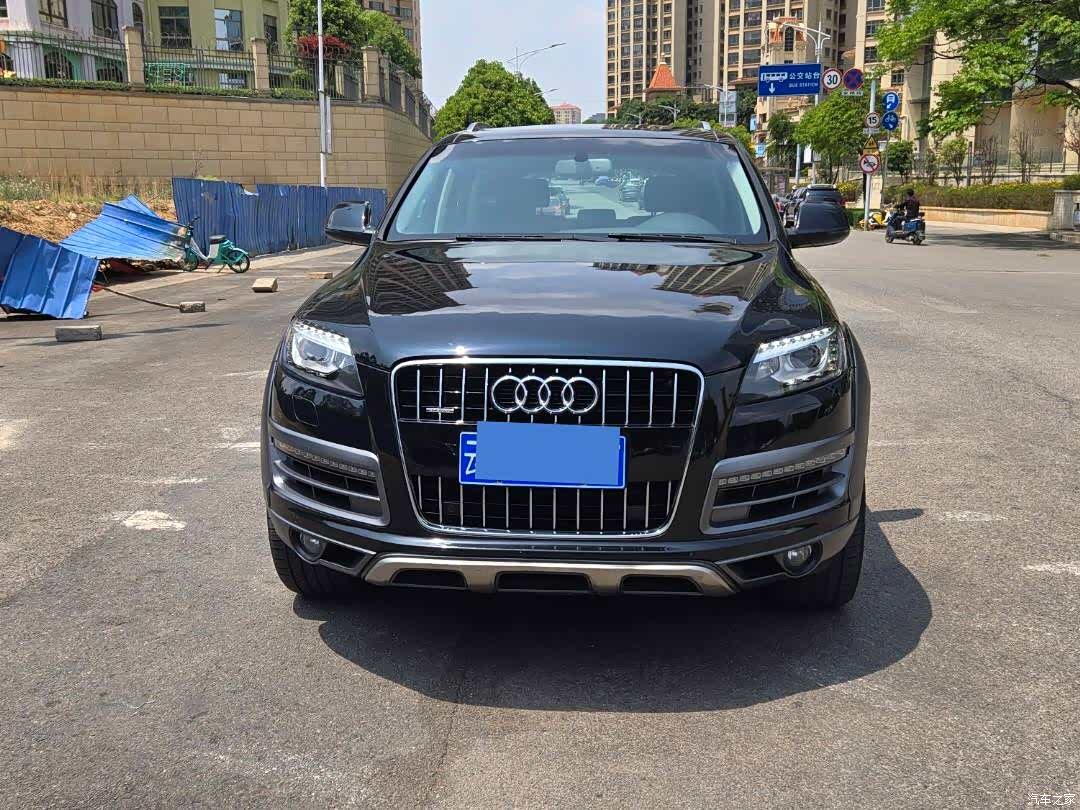 Audi Q7, 2014 1