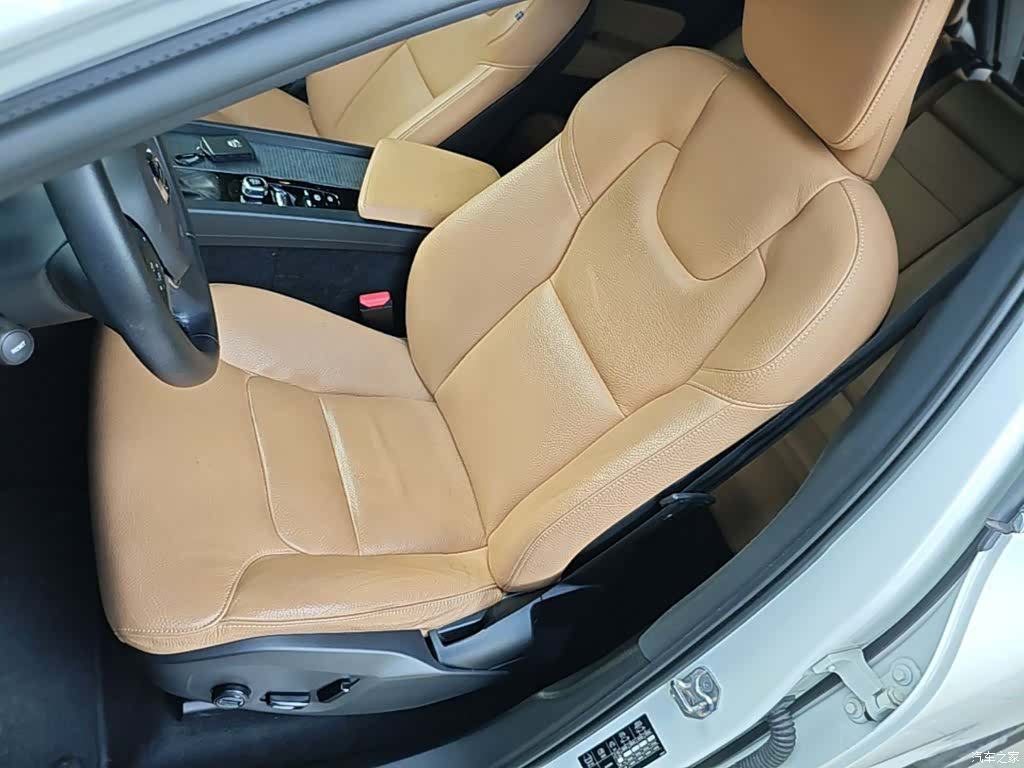 Volvo XC60, 2018 11