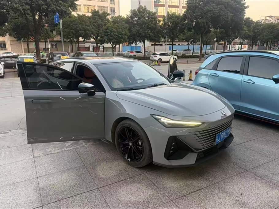 Changan UNI-V