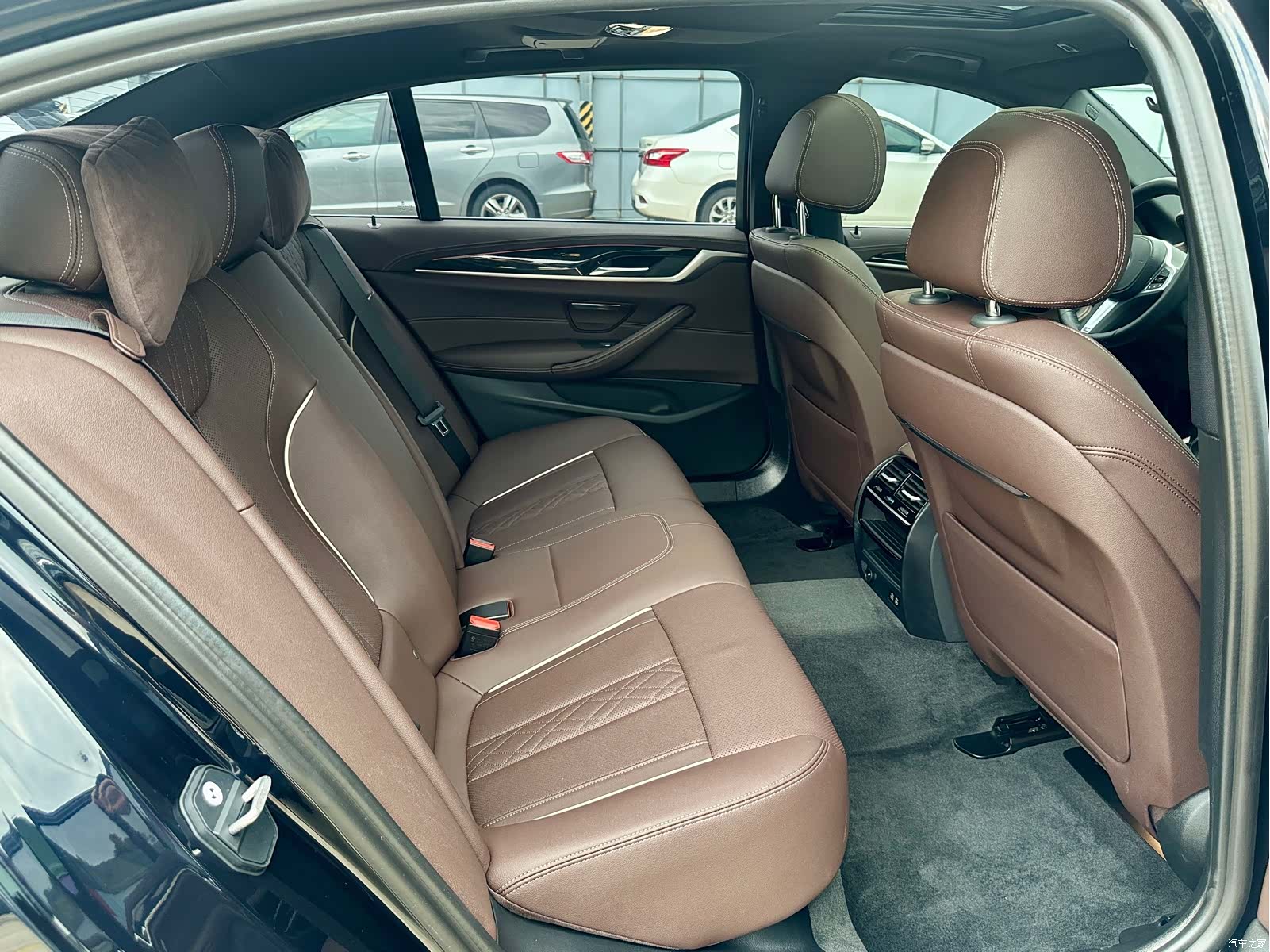 BMW 5 Series, 2023 11