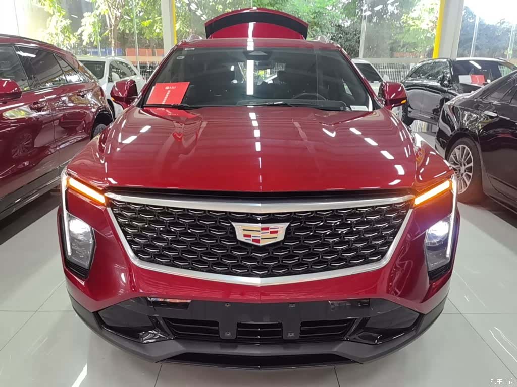 Cadillac XT4, 2024 3