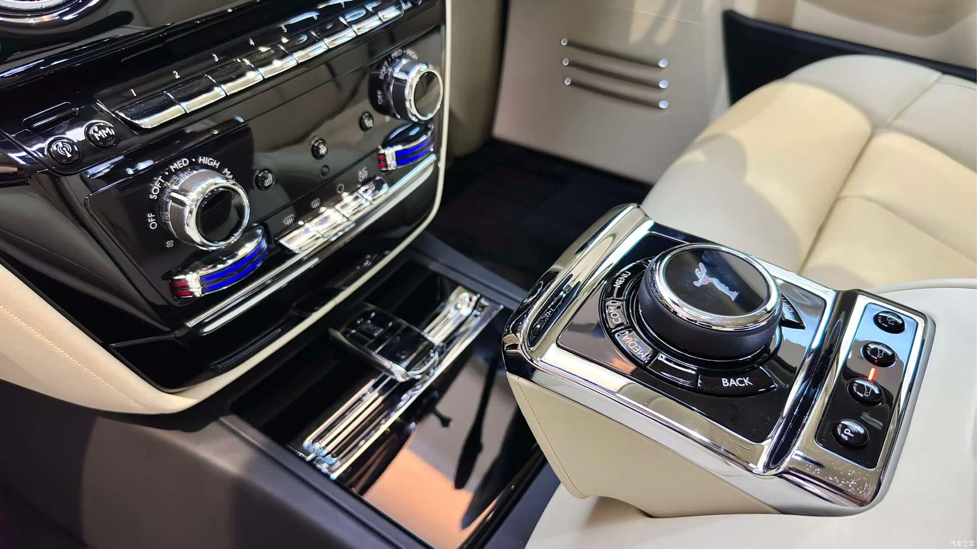 Rolls-Royce Phantom, 2019 11