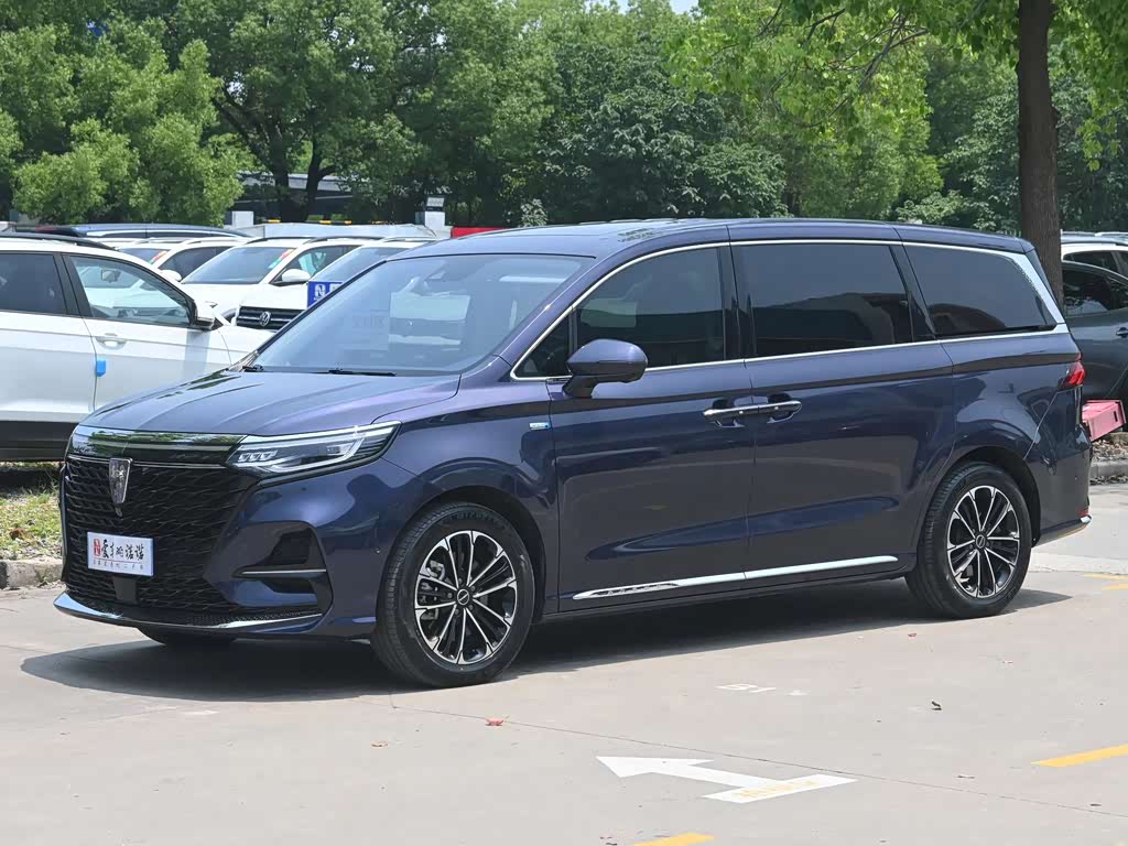Roewe iMAX8
