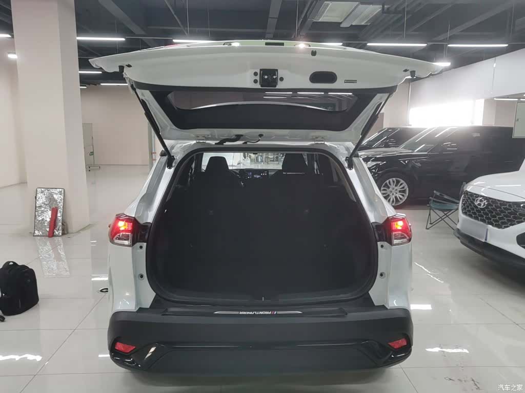 Toyota Frontlander, 2023 15