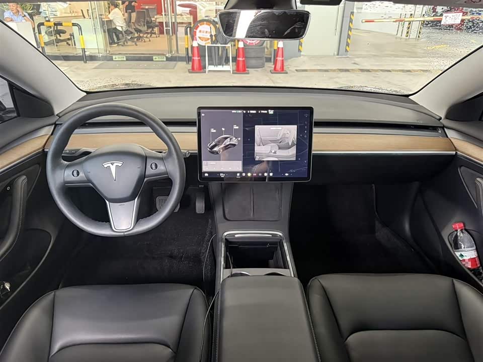 Tesla Model 3 Tesla Model 3
