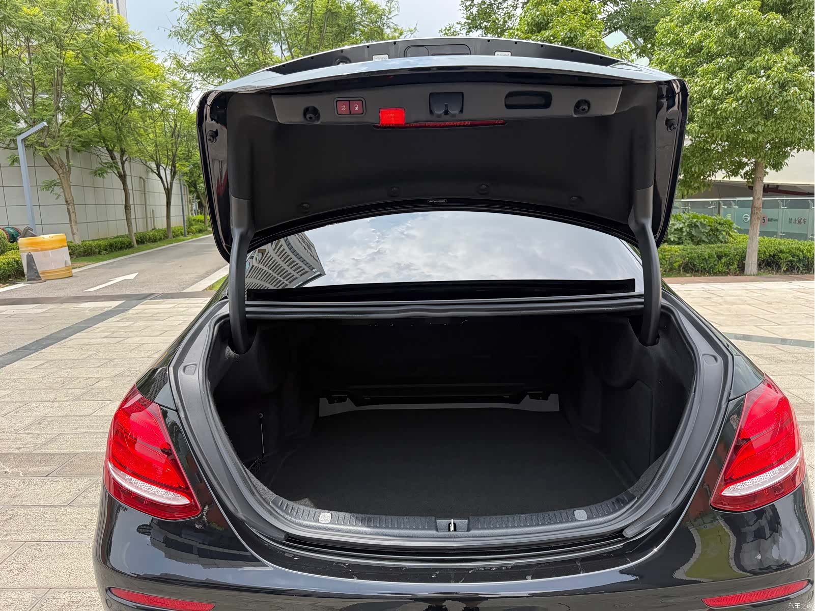 Mercedes-Benz E-Class, 2018 40